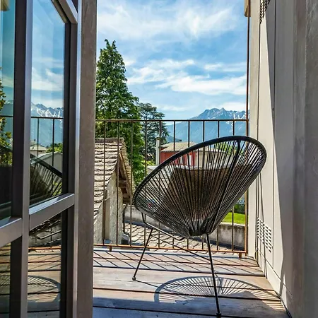 Contemporary Duplex In The Heart Of Apartamento Chiavenna