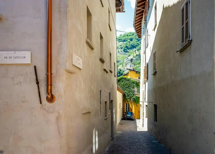 Apartamento Contemporary Duplex In The Heart Of Chiavenna