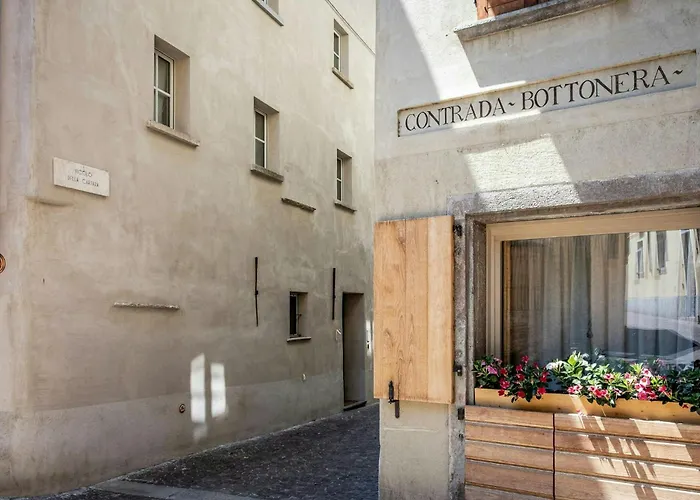 Contemporary Duplex In The Heart Of Apartamento